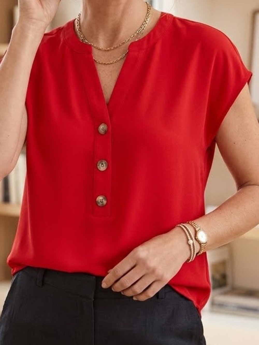Carolina Belle Blouse Top Red V-Neck Cap Sleeve Buttons business casual medium - Picture 8 of 9